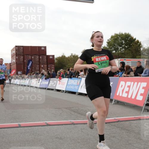 03.10.2025 - Köhlbrandbrückenlauf Yannick Fuchs http://msf.ph/oto/8988808 03.10.2025 16:12:51 Ziel 7321, 7341, 7354, 7358, 7443, 7457, 7482, 7653, 8292, 8294 meine-sportfotos.de
