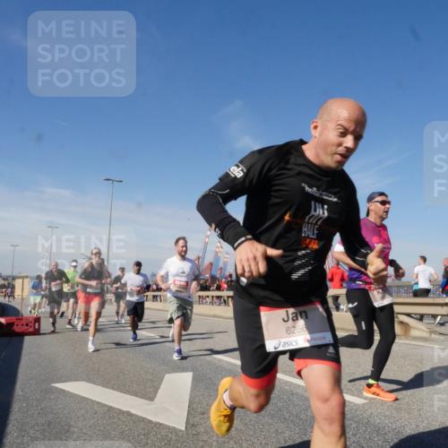 03.10.2025 - Köhlbrandbrückenlauf Matties Gatica Varas http://msf.ph/oto/8988818 03.10.2025 12:35:22 Position 2 6266 meine-sportfotos.de