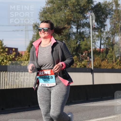 03.10.2025 - Köhlbrandbrückenlauf Luisa Fischer http://msf.ph/oto/8988823 03.10.2025 11:25:39 Position 3 3606 meine-sportfotos.de