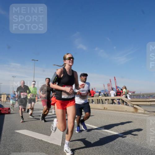 03.10.2025 - Köhlbrandbrückenlauf Matties Gatica Varas http://msf.ph/oto/8988831 03.10.2025 12:35:23 Position 2  meine-sportfotos.de