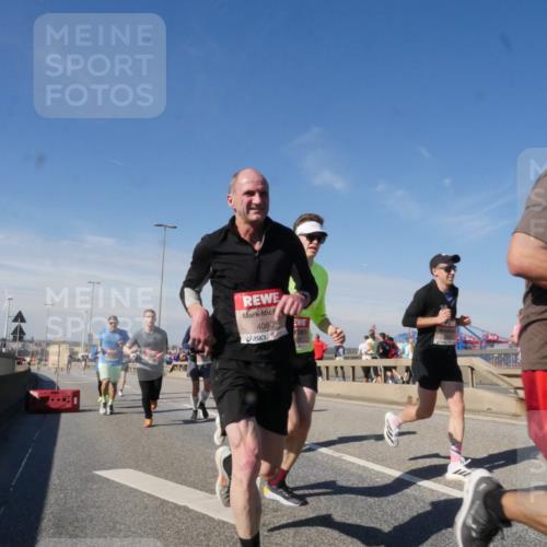 03.10.2025 - Köhlbrandbrückenlauf Matties Gatica Varas http://msf.ph/oto/8988838 03.10.2025 12:35:25 Position 2 4080 meine-sportfotos.de