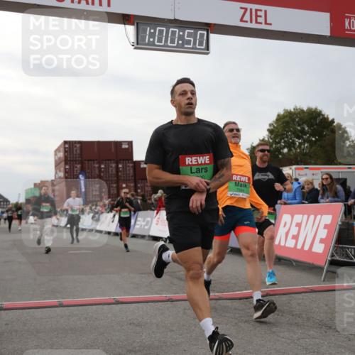 03.10.2025 - Köhlbrandbrückenlauf Yannick Fuchs http://msf.ph/oto/8988844 03.10.2025 16:00:48 Ziel 7189, 7223, 7259, 7522, 7561, 7584, 7600, 8676, 8883, 8940, 9736 meine-sportfotos.de