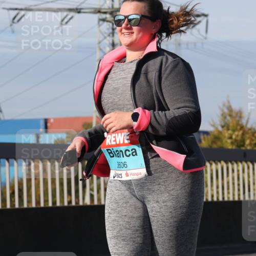 03.10.2025 - Köhlbrandbrückenlauf Luisa Fischer http://msf.ph/oto/8988848 03.10.2025 11:25:40 Position 3 3606 meine-sportfotos.de