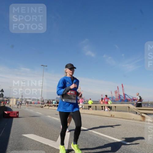 03.10.2025 - Köhlbrandbrückenlauf Matties Gatica Varas http://msf.ph/oto/8988863 03.10.2025 12:35:28 Position 2 5669 meine-sportfotos.de