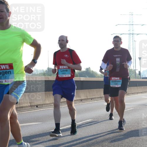 03.10.2025 - Köhlbrandbrückenlauf Luisa Fischer http://msf.ph/oto/8988881 03.10.2025 10:12:05 Position 3 3712, 3491, 1090 meine-sportfotos.de