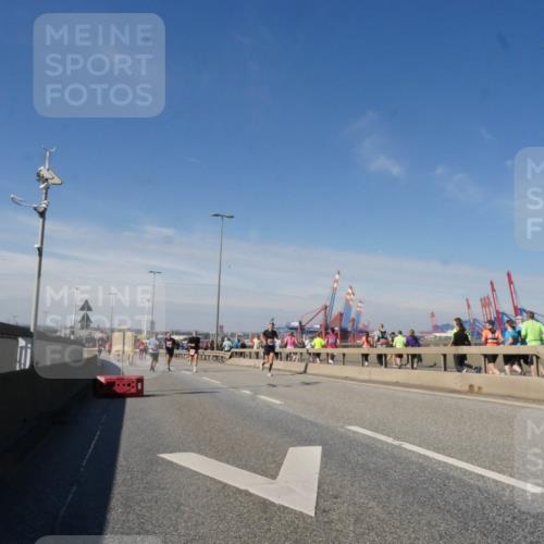 03.10.2025 - Köhlbrandbrückenlauf Matties Gatica Varas http://msf.ph/oto/8988885 03.10.2025 12:35:31 Position 2  meine-sportfotos.de