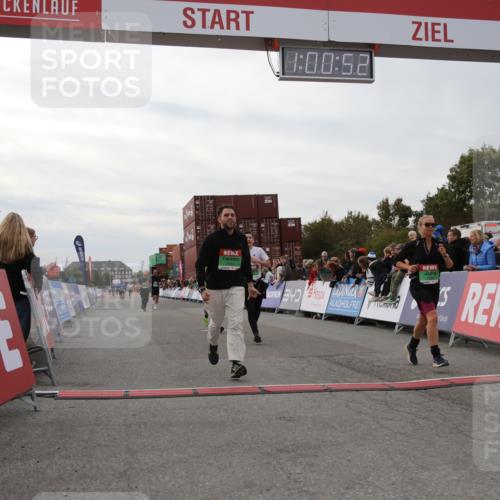 03.10.2025 - Köhlbrandbrückenlauf Yannick Fuchs http://msf.ph/oto/8988887 03.10.2025 16:00:50 Ziel 7223, 7522, 7561, 7584, 7600, 8676, 8883, 8940, 9736 meine-sportfotos.de