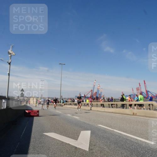 03.10.2025 - Köhlbrandbrückenlauf Matties Gatica Varas http://msf.ph/oto/8988888 03.10.2025 12:35:32 Position 2  meine-sportfotos.de