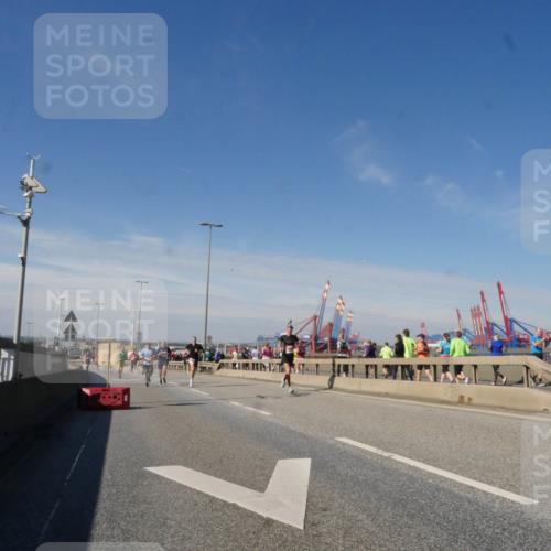 03.10.2025 - Köhlbrandbrückenlauf Matties Gatica Varas http://msf.ph/oto/8988891 03.10.2025 12:35:32 Position 2 1 meine-sportfotos.de