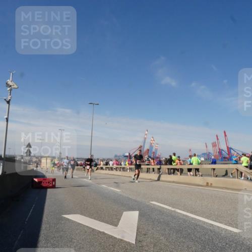 03.10.2025 - Köhlbrandbrückenlauf Matties Gatica Varas http://msf.ph/oto/8988894 03.10.2025 12:35:33 Position 2  meine-sportfotos.de