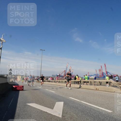 03.10.2025 - Köhlbrandbrückenlauf Matties Gatica Varas http://msf.ph/oto/8988897 03.10.2025 12:35:33 Position 2  meine-sportfotos.de