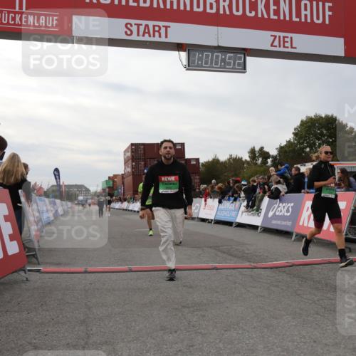 03.10.2025 - Köhlbrandbrückenlauf Yannick Fuchs http://msf.ph/oto/8988907 03.10.2025 16:00:51 Ziel 7223, 7522, 7561, 7584, 7600, 8676, 8883, 8940, 9736 meine-sportfotos.de