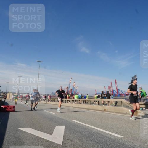 03.10.2025 - Köhlbrandbrückenlauf Matties Gatica Varas http://msf.ph/oto/8988908 03.10.2025 12:35:35 Position 2  meine-sportfotos.de