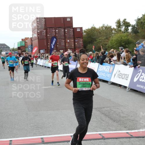 03.10.2025 - Köhlbrandbrückenlauf Yannick Fuchs http://msf.ph/oto/8988909 03.10.2025 16:12:55 Ziel 7148, 7153, 7154, 7211, 7321, 7341, 7354, 7397, 7443, 7481, 7653, 7761, 7854, 8292, 8294, 9315 meine-sportfotos.de
