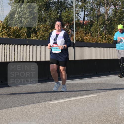 03.10.2025 - Köhlbrandbrückenlauf Luisa Fischer http://msf.ph/oto/8988911 03.10.2025 11:26:06 Position 3 2650, 2664 meine-sportfotos.de
