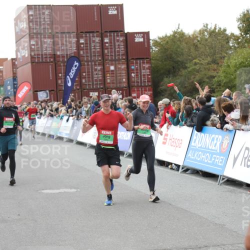 03.10.2025 - Köhlbrandbrückenlauf Yannick Fuchs http://msf.ph/oto/8988914 03.10.2025 16:12:56 Ziel 7148, 7153, 7154, 7211, 7321, 7341, 7354, 7397, 7443, 7481, 7653, 7761, 7854, 8292, 8294, 9315 meine-sportfotos.de