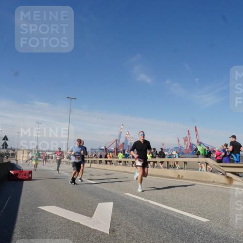 03.10.2025 - Köhlbrandbrückenlauf Matties Gatica Varas http://msf.ph/oto/8988919 03.10.2025 12:35:36 Position 2  meine-sportfotos.de