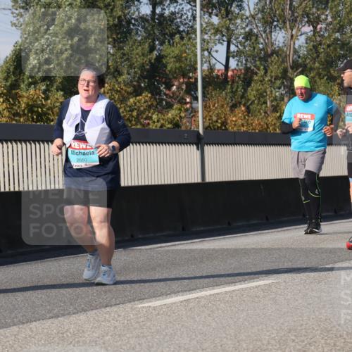 03.10.2025 - Köhlbrandbrückenlauf Luisa Fischer http://msf.ph/oto/8988921 03.10.2025 11:26:06 Position 3 2650 meine-sportfotos.de