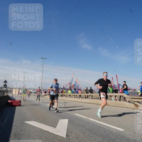 03.10.2025 - Köhlbrandbrückenlauf Matties Gatica Varas http://msf.ph/oto/8988923 03.10.2025 12:35:37 Position 2  meine-sportfotos.de