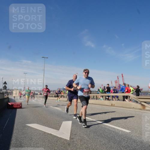 03.10.2025 - Köhlbrandbrückenlauf Matties Gatica Varas http://msf.ph/oto/8988929 03.10.2025 12:35:37 Position 2  meine-sportfotos.de