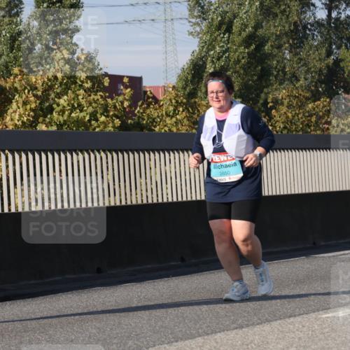 03.10.2025 - Köhlbrandbrückenlauf Luisa Fischer http://msf.ph/oto/8988930 03.10.2025 11:26:07 Position 3 2650 meine-sportfotos.de