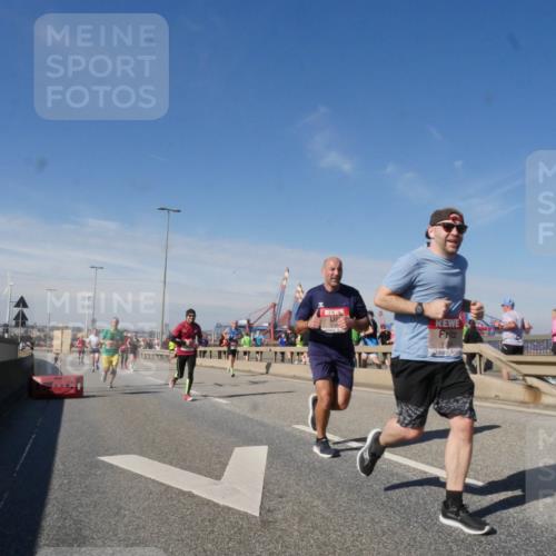 03.10.2025 - Köhlbrandbrückenlauf Matties Gatica Varas http://msf.ph/oto/8988932 03.10.2025 12:35:38 Position 2 40 meine-sportfotos.de