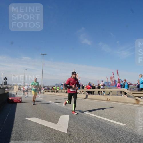 03.10.2025 - Köhlbrandbrückenlauf Matties Gatica Varas http://msf.ph/oto/8988942 03.10.2025 12:35:39 Position 2  meine-sportfotos.de