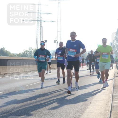03.10.2025 - Köhlbrandbrückenlauf Luisa Fischer http://msf.ph/oto/8988943 03.10.2025 10:12:08 Position 3 1275, 3078, 1 meine-sportfotos.de
