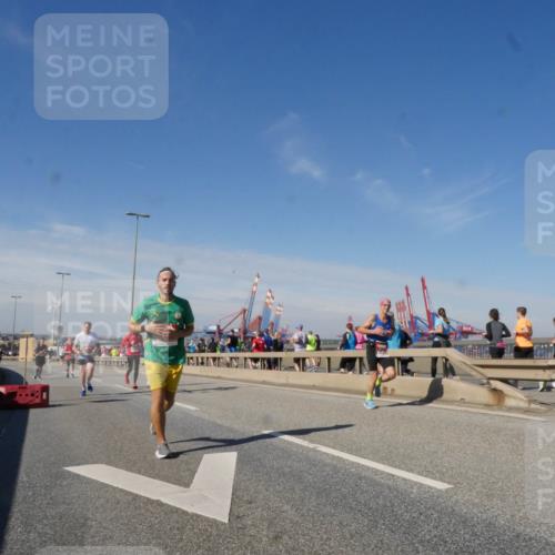 03.10.2025 - Köhlbrandbrückenlauf Matties Gatica Varas http://msf.ph/oto/8988950 03.10.2025 12:35:41 Position 2  meine-sportfotos.de