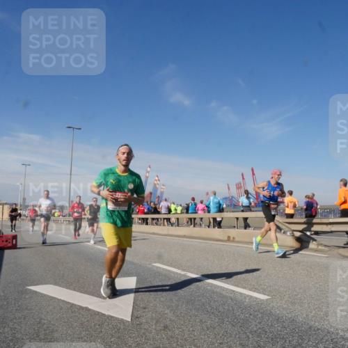 03.10.2025 - Köhlbrandbrückenlauf Matties Gatica Varas http://msf.ph/oto/8988952 03.10.2025 12:35:41 Position 2  meine-sportfotos.de