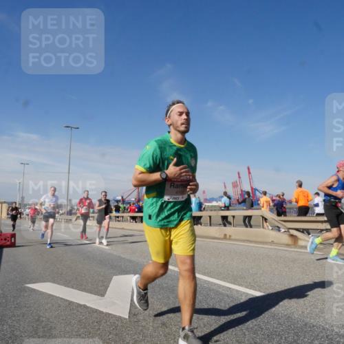 03.10.2025 - Köhlbrandbrückenlauf Matties Gatica Varas http://msf.ph/oto/8988956 03.10.2025 12:35:42 Position 2 4102 meine-sportfotos.de