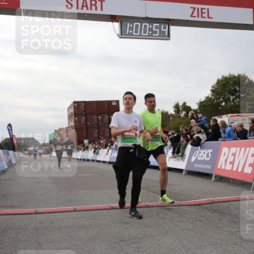 03.10.2025 - Köhlbrandbrückenlauf Yannick Fuchs http://msf.ph/oto/8988961 03.10.2025 16:00:52 Ziel 7223, 7294, 7522, 7561, 8676, 8883, 8940, 9736 meine-sportfotos.de