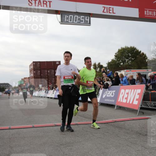 03.10.2025 - Köhlbrandbrückenlauf Yannick Fuchs http://msf.ph/oto/8988966 03.10.2025 16:00:53 Ziel 7223, 7294, 7522, 8676, 8883, 8940, 9736 meine-sportfotos.de