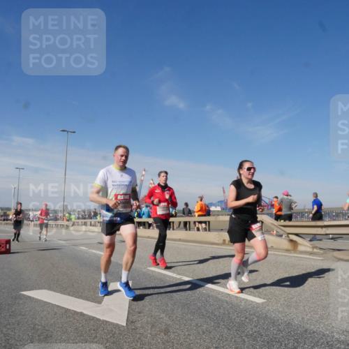 03.10.2025 - Köhlbrandbrückenlauf Matties Gatica Varas http://msf.ph/oto/8988968 03.10.2025 12:35:44 Position 2  meine-sportfotos.de