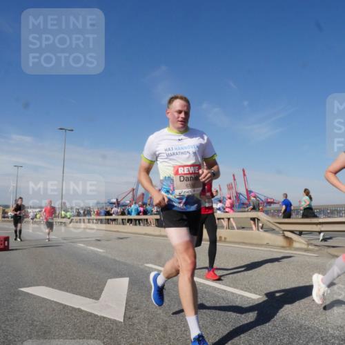 03.10.2025 - Köhlbrandbrückenlauf Matties Gatica Varas http://msf.ph/oto/8988970 03.10.2025 12:35:44 Position 2 6152 meine-sportfotos.de
