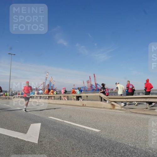 03.10.2025 - Köhlbrandbrückenlauf Matties Gatica Varas http://msf.ph/oto/8988981 03.10.2025 12:35:46 Position 2  meine-sportfotos.de