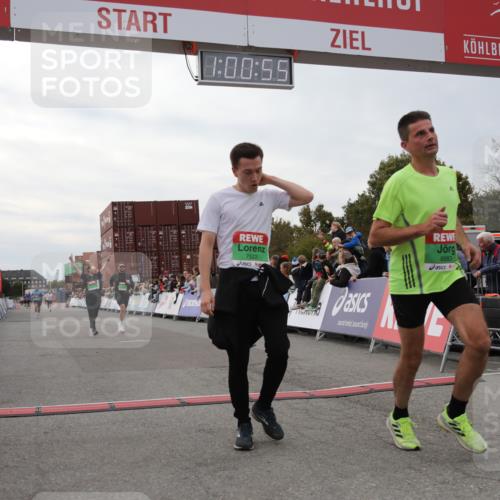 03.10.2025 - Köhlbrandbrückenlauf Yannick Fuchs http://msf.ph/oto/8988984 03.10.2025 16:00:53 Ziel 7223, 7294, 7522, 8676, 8883, 8940, 9736 meine-sportfotos.de