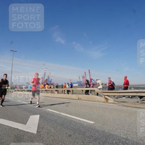 03.10.2025 - Köhlbrandbrückenlauf Matties Gatica Varas http://msf.ph/oto/8988985 03.10.2025 12:35:47 Position 2 118 meine-sportfotos.de