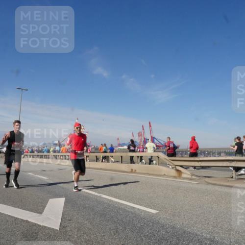 03.10.2025 - Köhlbrandbrückenlauf Matties Gatica Varas http://msf.ph/oto/8988987 03.10.2025 12:35:47 Position 2 118 meine-sportfotos.de