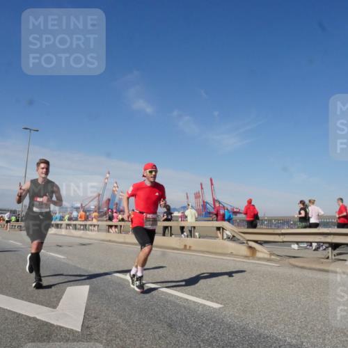 03.10.2025 - Köhlbrandbrückenlauf Matties Gatica Varas http://msf.ph/oto/8988990 03.10.2025 12:35:48 Position 2  meine-sportfotos.de