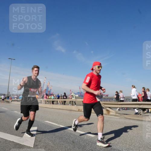 03.10.2025 - Köhlbrandbrückenlauf Matties Gatica Varas http://msf.ph/oto/8988992 03.10.2025 12:35:48 Position 2  meine-sportfotos.de