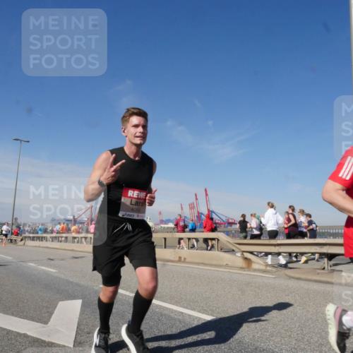 03.10.2025 - Köhlbrandbrückenlauf Matties Gatica Varas http://msf.ph/oto/8988996 03.10.2025 12:35:49 Position 2 4083 meine-sportfotos.de