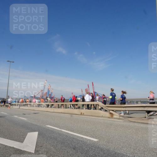 03.10.2025 - Köhlbrandbrückenlauf Matties Gatica Varas http://msf.ph/oto/8989005 03.10.2025 12:35:50 Position 2  meine-sportfotos.de