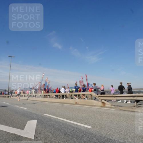 03.10.2025 - Köhlbrandbrückenlauf Matties Gatica Varas http://msf.ph/oto/8989015 03.10.2025 12:35:52 Position 2 118 meine-sportfotos.de