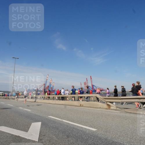 03.10.2025 - Köhlbrandbrückenlauf Matties Gatica Varas http://msf.ph/oto/8989019 03.10.2025 12:35:52 Position 2  meine-sportfotos.de
