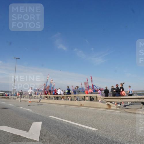 03.10.2025 - Köhlbrandbrückenlauf Matties Gatica Varas http://msf.ph/oto/8989020 03.10.2025 12:35:52 Position 2 118 meine-sportfotos.de