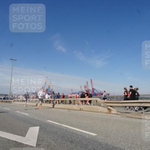 03.10.2025 - Köhlbrandbrückenlauf Matties Gatica Varas http://msf.ph/oto/8989029 03.10.2025 12:35:54 Position 2  meine-sportfotos.de