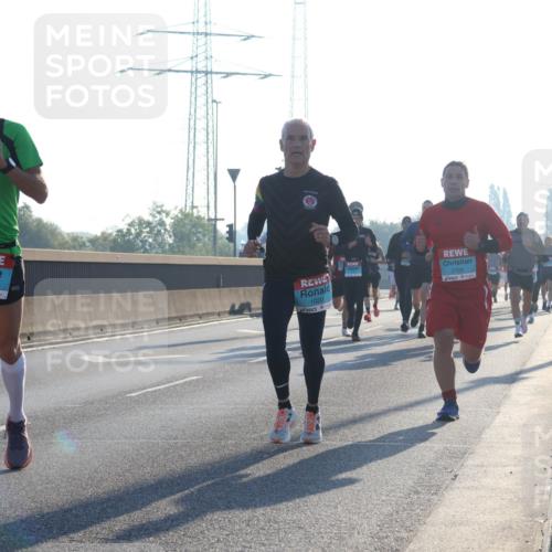 03.10.2025 - Köhlbrandbrückenlauf Luisa Fischer http://msf.ph/oto/8989030 03.10.2025 10:12:13 Position 3 2704, 1020, 3705, 1 meine-sportfotos.de
