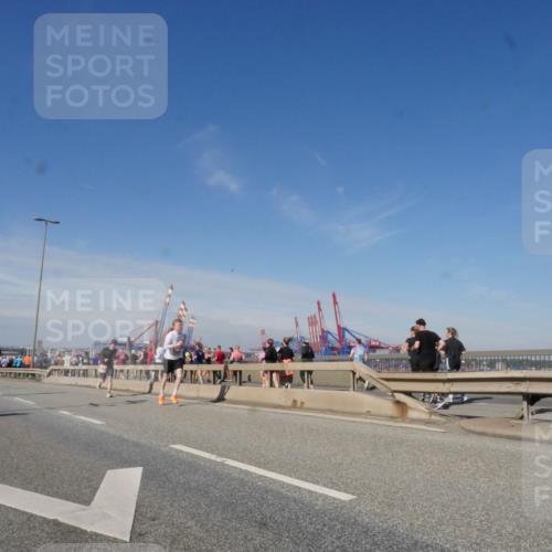 03.10.2025 - Köhlbrandbrückenlauf Matties Gatica Varas http://msf.ph/oto/8989032 03.10.2025 12:35:54 Position 2  meine-sportfotos.de
