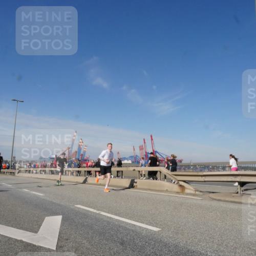 03.10.2025 - Köhlbrandbrückenlauf Matties Gatica Varas http://msf.ph/oto/8989037 03.10.2025 12:35:55 Position 2 118 meine-sportfotos.de